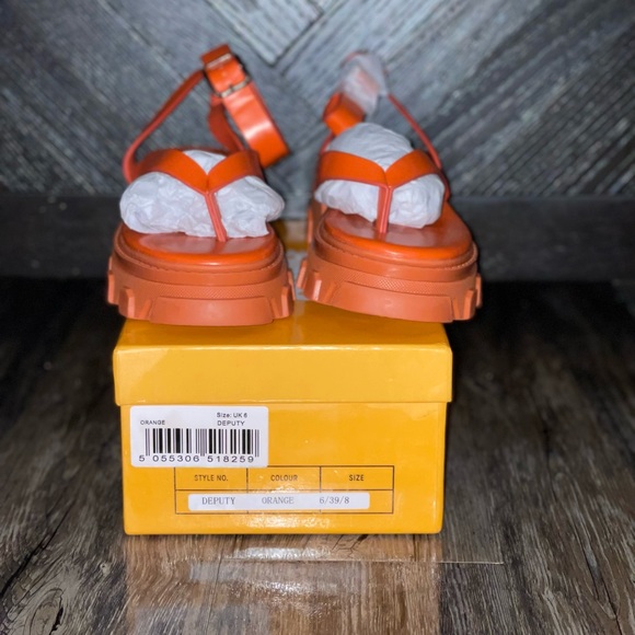 Orange chunky sandals - Picture 1 of 4